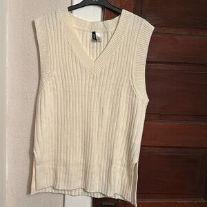NWOT H&M Divided Cream Sleeveless Sweater Vest